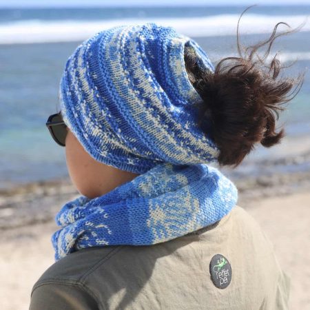 Ensemble bonnet ouvert et snood assorti jacquard tricoté main : l’accessoire de mode incontournable pour l’hiver