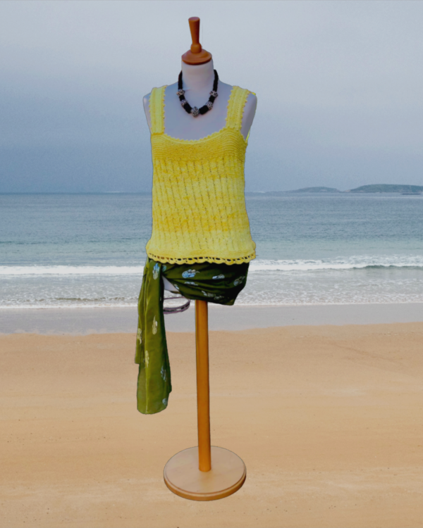 Top évasé aux motifs fantaisie en coton surfin100 % dégradé de jaune/orange, avec des finitions au crochet