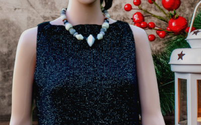 Le TOP raglan tricoté main en coton avec finition métallique : le choix parfait pour les fêtes de fin d’année