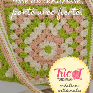 Tissé de tendresse, porté avec fierté. Sac crocheté main en raphia 100% fibres de bois. Doublé, pratique et écoresponsable.